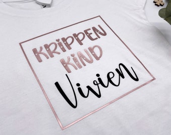 Krippenkind T-Shirt personalisiert für Jungen & Mädchen