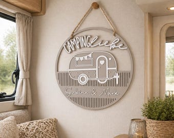 Gepersonaliseerd caravanbord, decoratieve krans, deurkrans, krans, hoepel, kampeerdecoratie, liefde voor kamperen, caravandecoratie