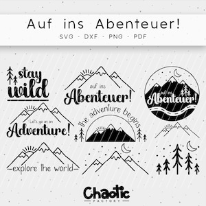 Peut inclure: Illustrations en noir et blanc de montagnes, d'arbres et du soleil. Le texte "Auf ins Abenteuer!" est écrit en allemand. Les textes "stay wild" et "Let's go on an Adventure!" sont écrits en anglais. Le texte "the adventure begins" est écrit en anglais. Le texte "explore the world" est écrit en anglais. Le texte "Chaotic Factory" est écrit en anglais.