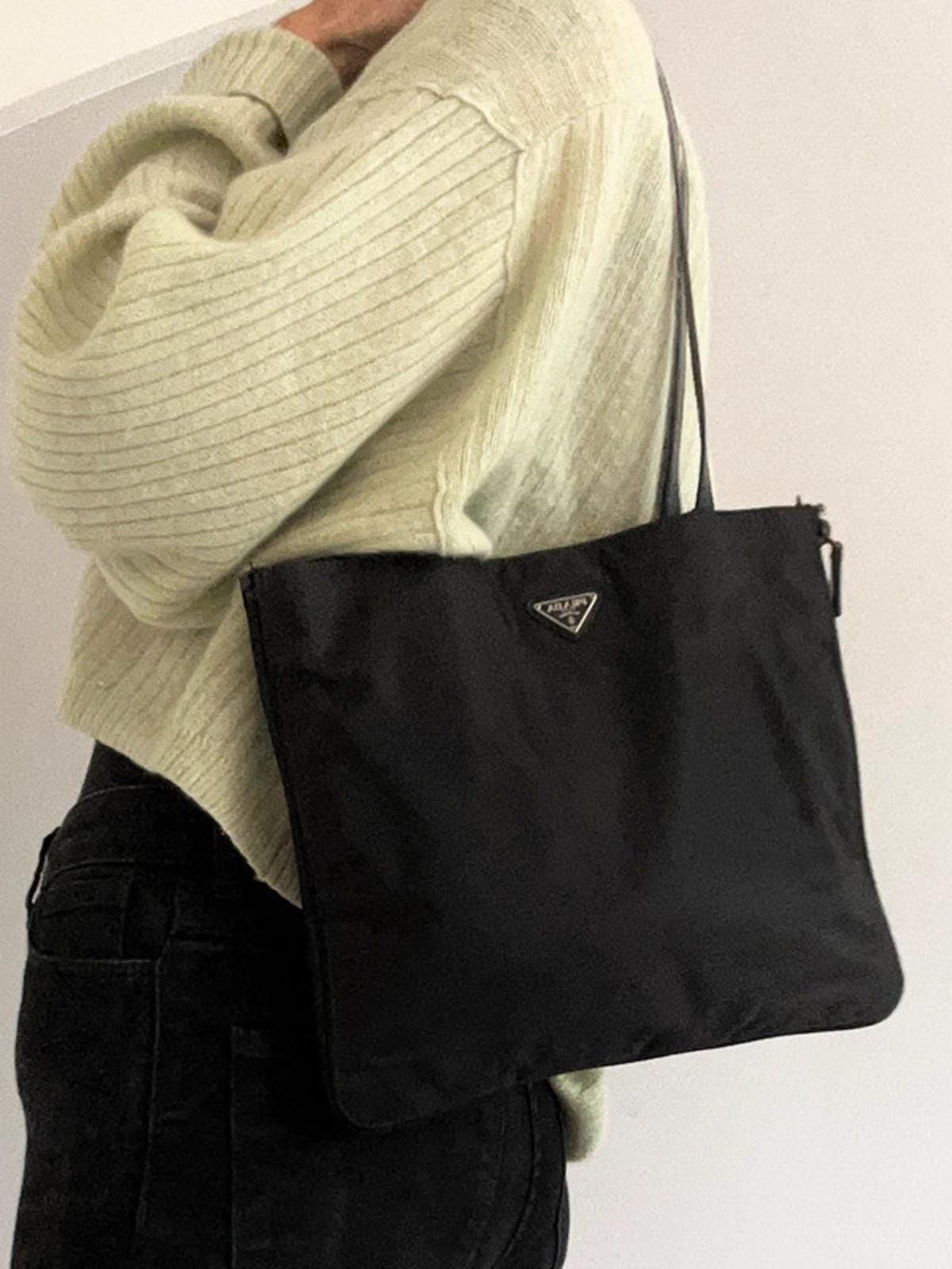 バッグ PRADA TESSUTO NYLON ONE SHOULDER BAG Prada Tessuto Black Nylon Shoulder Bag – Classic Tote With Logo