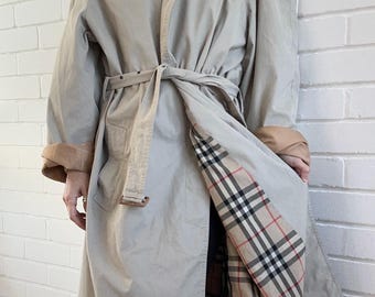 Burberry Trench Coat Vintage   - Camden - belt - size 16 uk (44 Eur ) (12 USA ) - lbeige - 100% cotton Authentic - Rain Coat - Mac