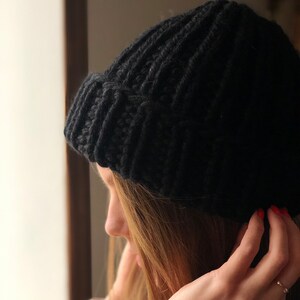 Black Knitted Super Chunky Pure Wool Volume Hat Warm Winter Helsinki Beanie Gift for Her Thick Giant Fashionable Hat Cable Knit Trendy Cap