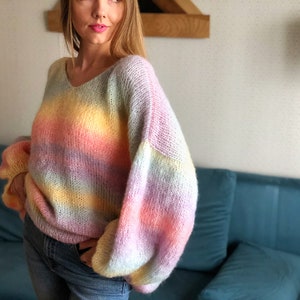 Dninmim Damen Regenbogen Pullover | Oversized Strick | Langer Schnitt | Weich & Warm