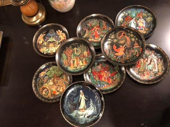 Vintage Russian Legend Collector Plate, Fairy Tale Wall Decor (7.5