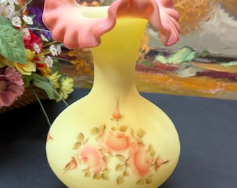vintage Fenton Art en verre birman grandes roses peintes à la main, vase à volants signé par l'artiste, décoration d'intérieur