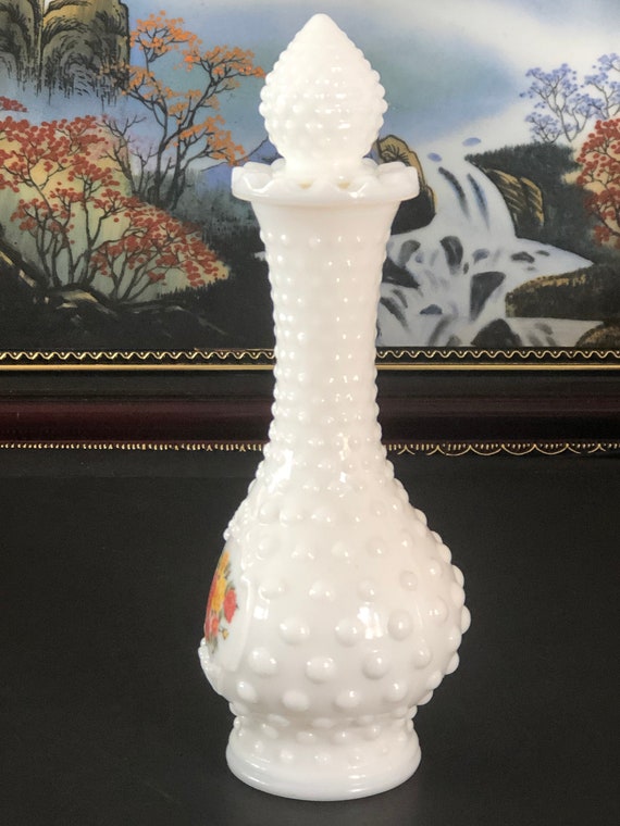Avon White Milk Glass Hobnail Bud Vase Perfume Bottle… Gem