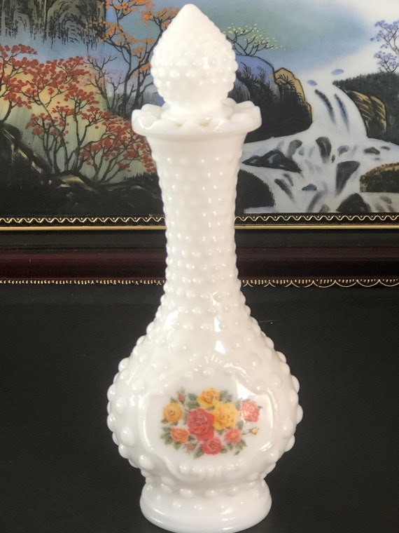 Avon White Milk Glass Hobnail Bud Vase Perfume Bottle… Gem