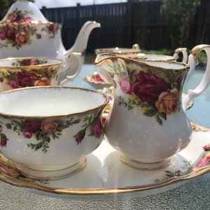 Royal Albert Old Country Rose, First Edition, Large Teapot, Teacup Saucer, Creamer Sugar Bowl, Bowls, 1960s Made in England, Gift Creamer Sugar Tray