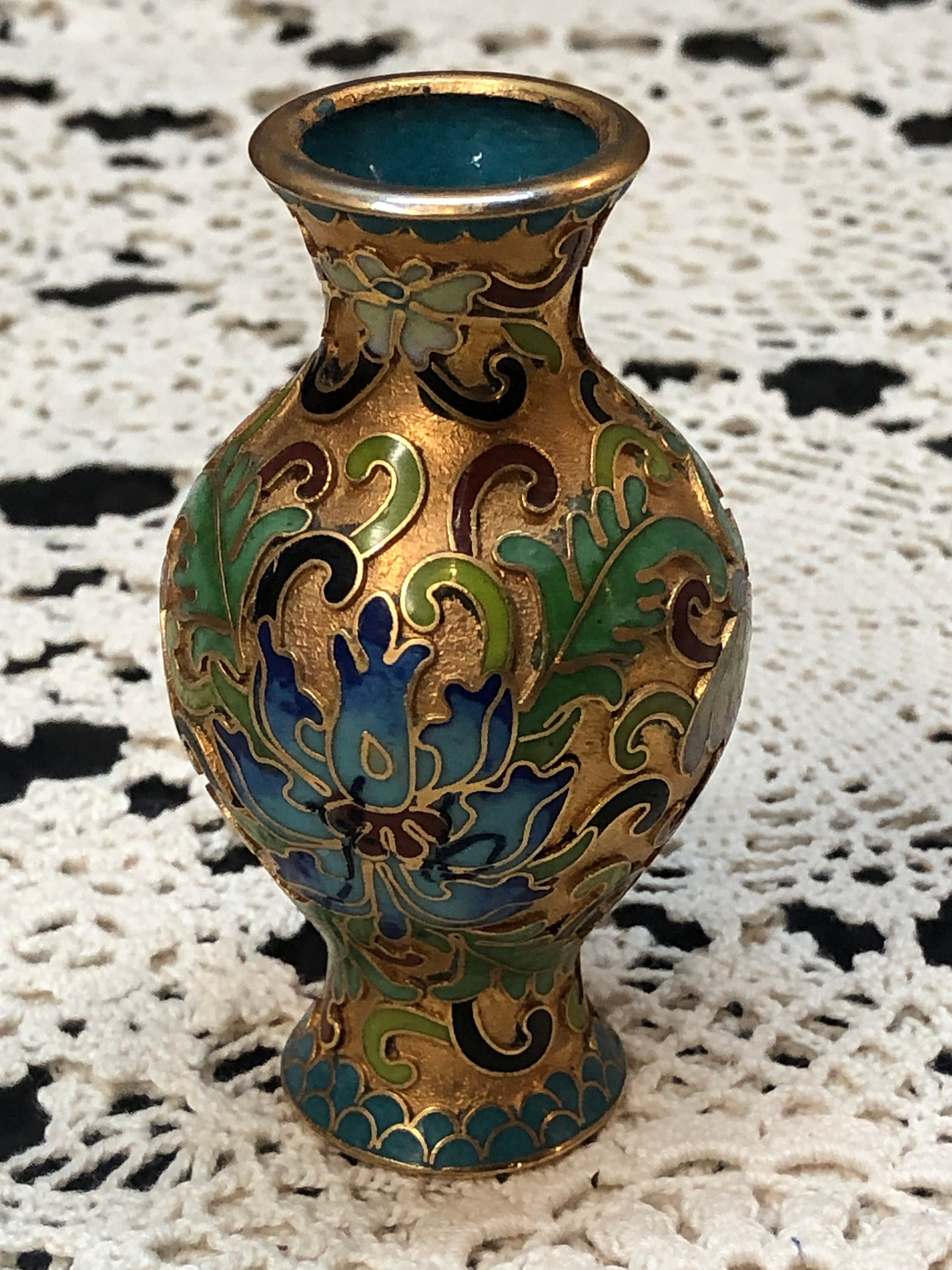 Superbe paire de petits vases chinois en émaux cloisonnés (Gebraucht