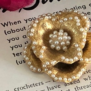 Vintage Benedikt NY Brooch, Gold Tone Pearl Brooch, Golden Metal Flower Brooch, 1960s Signed Brooch, Made in USA, Gift
