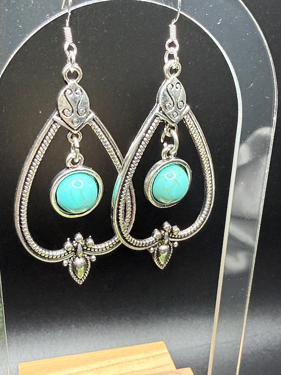 Howlite and Silver Teardrop Hoop Earrings