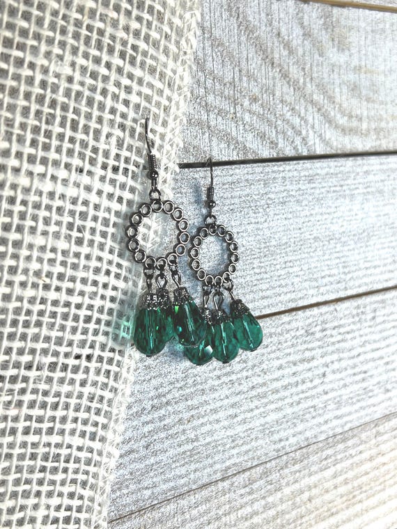 Green Teardrop Beaded Earrings, Black Metal Earrings, Bridal Earrings, Petite Green Earrings, Green Earrings, Green Bridal Earrings