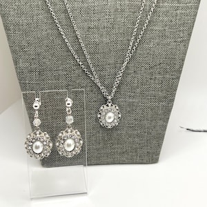 Silver and Pearl Bridal Necklace Set, Silver Bridal Jewelry, Pearl Bridal Jewelry, Wedding Necklace Set, Modern Bridal Jewelry