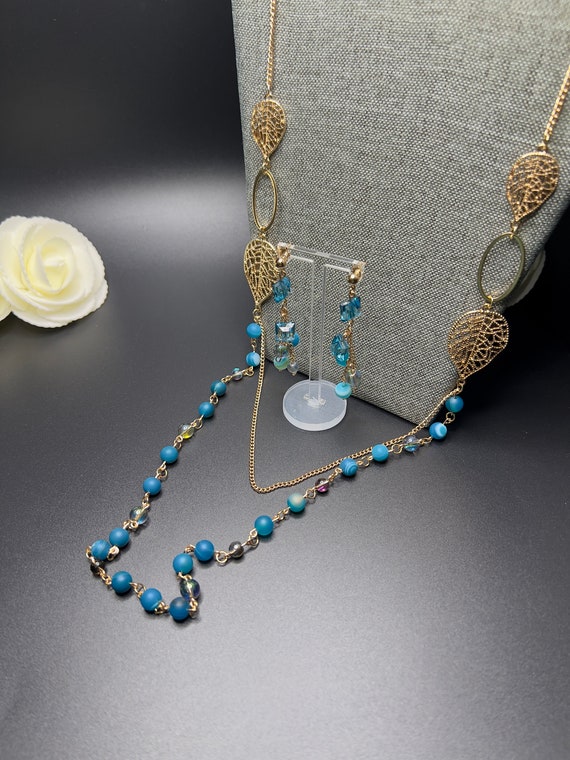 Blue Beaded 2pc Necklace Set with Double Leaves and post Earrings