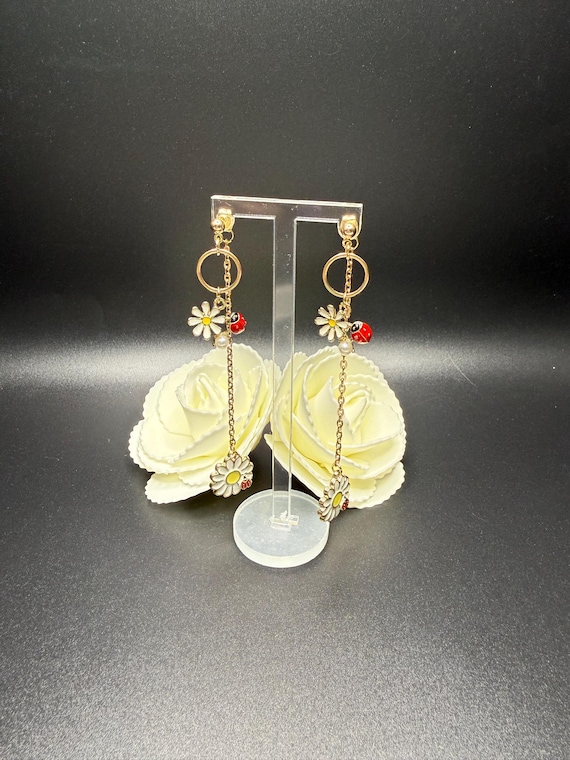 Ladybug and Daisy Charm 2pc Earring Set