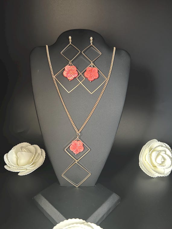 Coral Flower Pendant Necklace Set, Flower Pendant Set, Coral Colored Jewelry, Gift for Her, Floral Jewelry