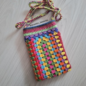 Borsa per telefono all'uncinetto colorata con fodera – Borsa boho in filato di cotone fatta a mano – Borsa a tracolla da festival – Mini borsa all'uncinetto – Borsa quadrata della nonna