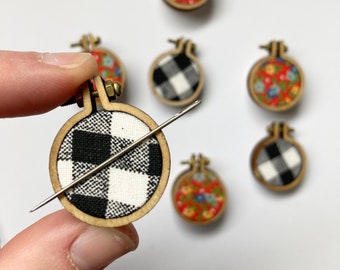 Mini Embroidery Hoop Needle Minder - Needle Nanny, Needle Magnet, Magnet, Needle Keeper, Needle Holder