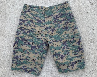 パンツ 00s LEVI'S Baggy Camo CargoShorts greeny 00s LEVI'S Baggy Camo CargoShorts greeny