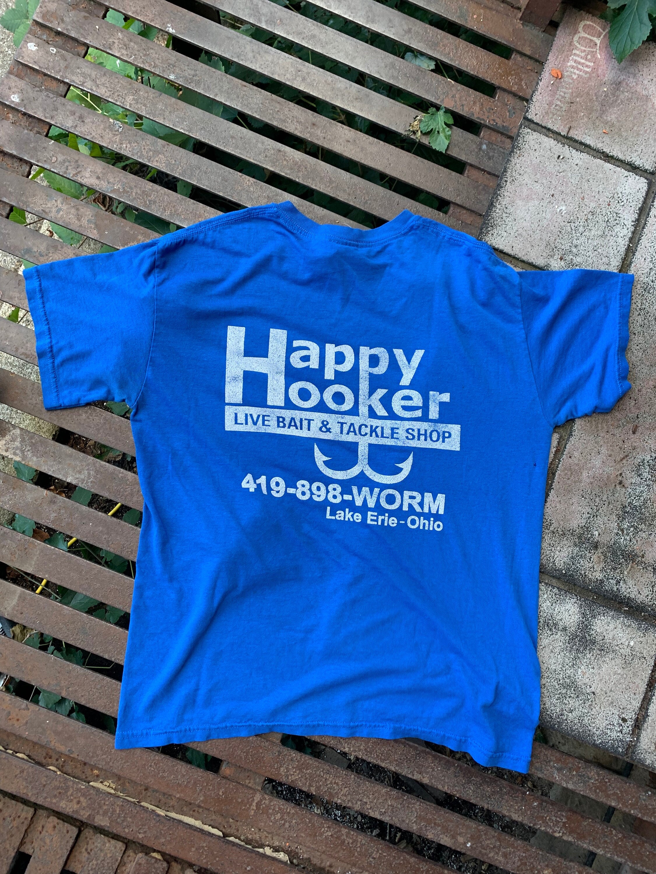 Happy Hooker Live Bait & Tackle Shop / Vintage Advertising T Shirt
