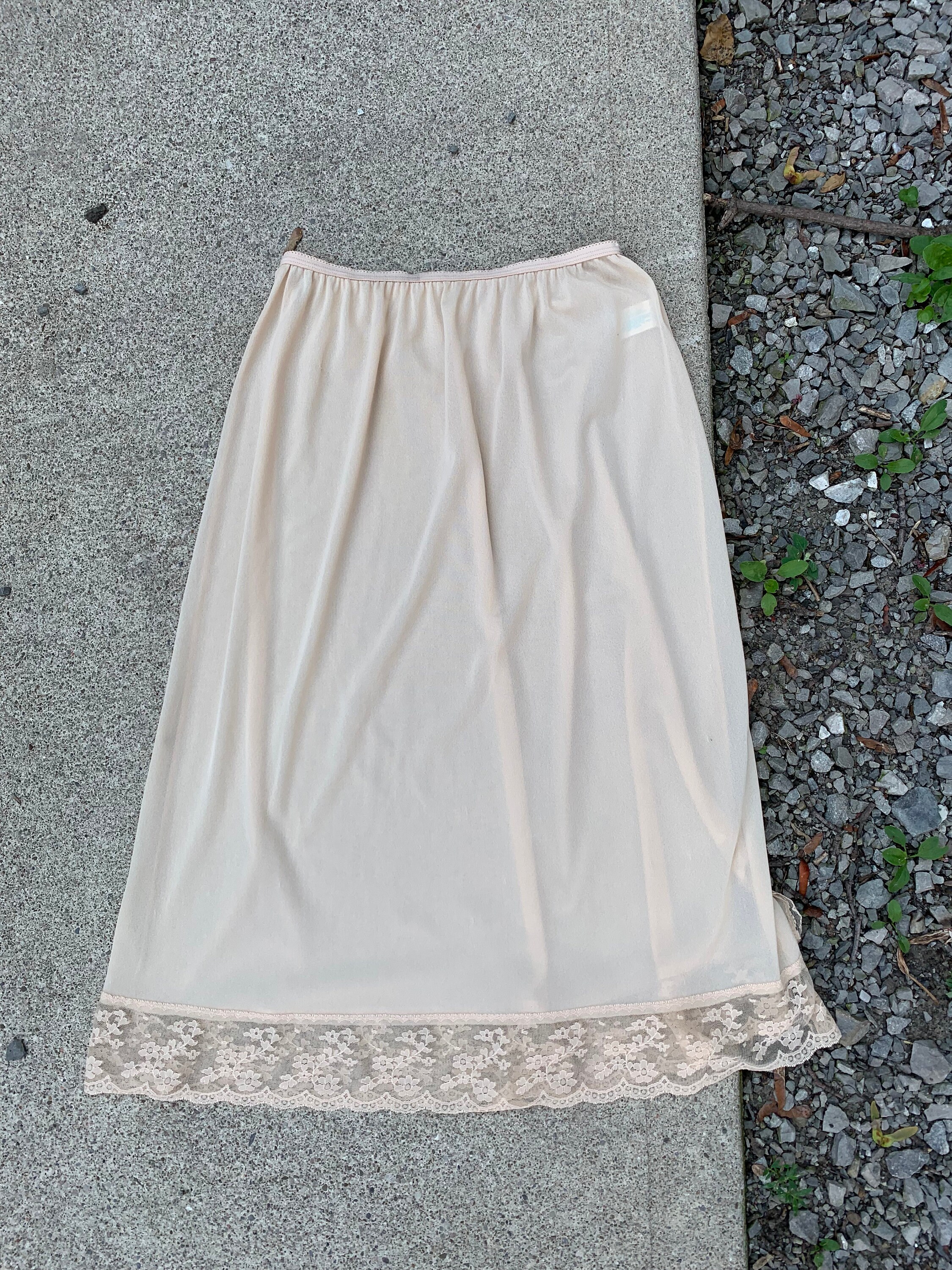 【新品】Bluelea Wrap culotte skirt 36 beige Celestial Waterfall Mini Skirt | Stylish Skirt | BRIELLE