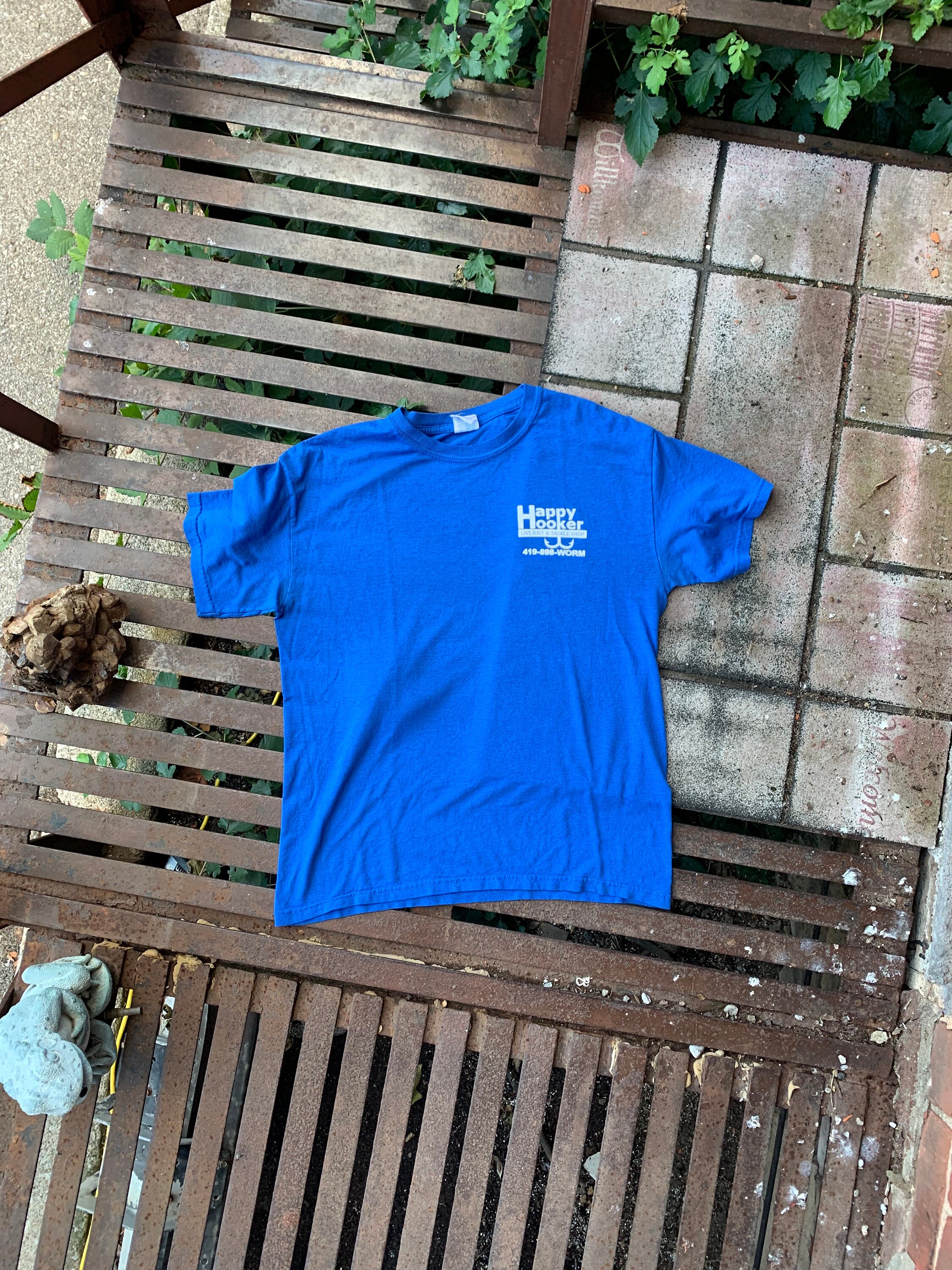 Happy Hooker Live Bait & Tackle Shop / Vintage Advertising T Shirt / Lake  Erie Ohio T Shirt / Vintage Fishing T Shirt 
