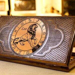 Backgammon Set Leo Zodiac Sign / Gepersonaliseerd / Klassieke maten / Volledige set / Gratis snelle Express verzendoptie