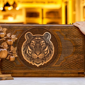 Handmade Tiger Backgammon Set: Beech Wood Checkers Board