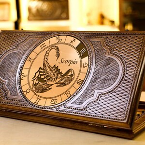 Backgammon Set Schorpioen Zodiac Sign / Gepersonaliseerd / Klassieke maten / Volledige set / Gratis snelle Express verzendoptie