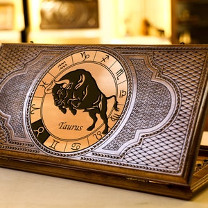 Backgammonset sterrenbeeld Stier / Uniek bordspel backgammon / Gepersonaliseerd cadeau / Alle maten / Volledige set / Gratis snelle expresverzending