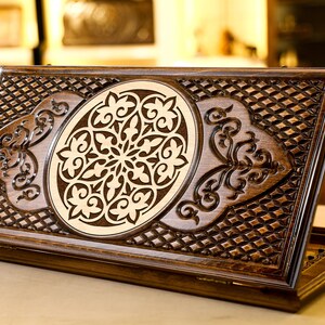 Budget Backgammon Set with Beautiful Ornaments | Checkers Board | 32 playing pieces | Dice and Case | Best Gift Idea For Best Friend