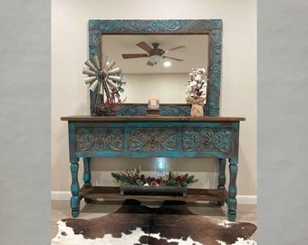 Arcadia Entry Table Eye-catching piece!