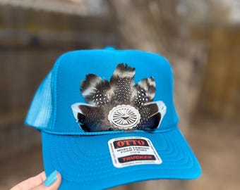 Blauer Feder Trucker Hat