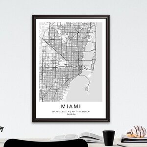 Miami Map Print Gerahmte Leinwand Wandkunst Poster USA Map Print Schwarzweiße US Map Kunstposter City Street Straßenkarte