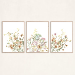 Juego de 3 impresiones minimalistas botánicas con flores, decoración de pared de galería suave y neutra, herbario, póster de lienzo floral retro en tonos pastel neutros enmarcado