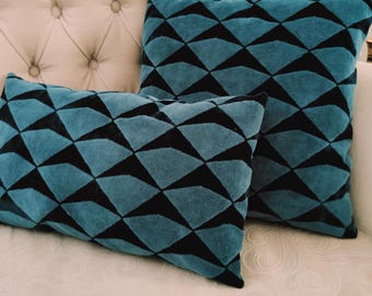 Geometrische Samtkissenbezug | Dunkel Teal & Navy Blau Kissen