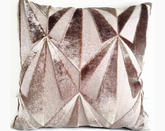 Bright Luxury Geometric Sandy Beige Velvet Pillow Cover, 20x20 Velvet  Glam Pillow Cover