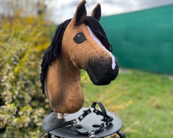 Poni Holsteiner alemán, caballo de juguete, caballo en palo, juguete para exteriores, juguete de rol, juguete de peluche, juguete esponjoso, caballo, juguete para niños, poni, establo, juguete único
