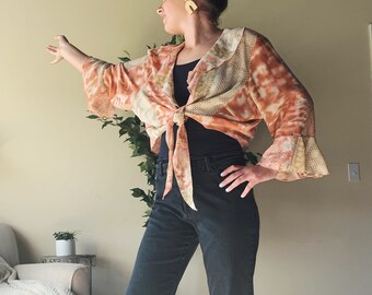 Top corto vintage con bordado floral y lazo / Mangas acampanadas transparentes (M/L)
