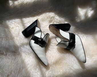 Vintage White and Black Leather Slip on Heels | size 6