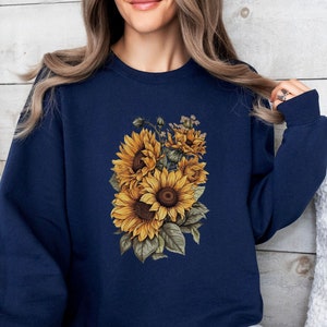 Retro Sunflower Sweatshirt, Boho Flower Crewneck Pullover, Vintage Botanical Floral Sweater, Gardening Shirt, Mother&#39;s Day Gift