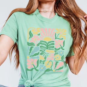 Boho Wildflowers Comfort Colors T-Shirt, Retro Abstract Floral TShirt, Vintage Botanical Shirt, Floral Print Tee, Nature Lover Gift