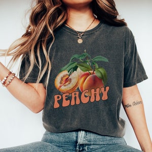 Peachy Vintage Comfort Colors Shirt, Just Peachy Tee, Cute Womens Shirt, Retro Summer Shirt, Gifts For Peach Lovers, Summer Vibes Shirt