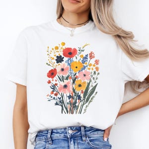 T-shirt couleurs confort fleurs d&#39;été, t-shirt fleurs sauvages, jolie chemise florale cottagecore, t-shirt jardinage nature, cadeau pour les amateurs de fleurs