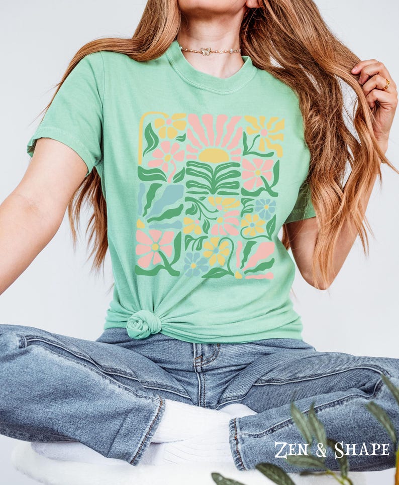 Boho Wildflowers Comfort Colors T-Shirt, Retro Abstract Floral TShirt, Vintage Botanical Shirt, Floral Print Tee, Nature Lover Gift