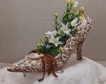 High heeled pump shoe with flowers and embellishments