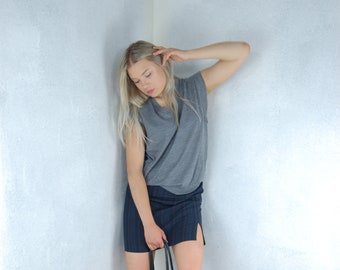 Vintage 90's School Festival Light Glam Casual Classic Grey Baggy Sleeveless Jumper Vest / UNISEX