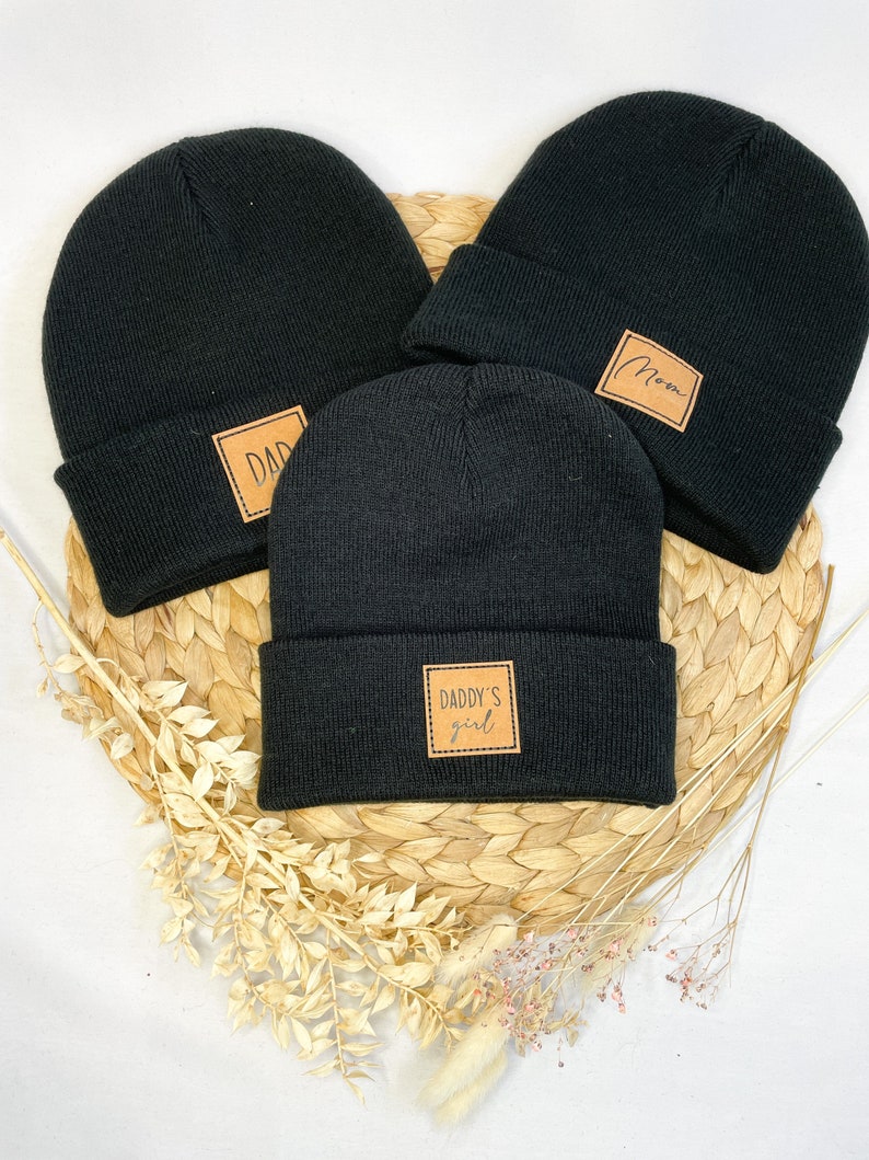 Familienset Beanie/Wintermütze SCHWARZ mit Personalisierung oder Wunschaufdruck Bild 1