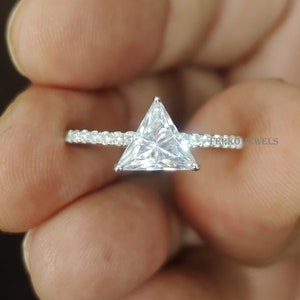 Triangle Cut Moissanite Engagement Ring/Triangle Cut Solitaire Ring/Unique Wedding Ring/14k White Gold Ring/Anniversary Gift/Promise Ring