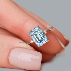 Minimalist Aquamarine Engagement Ring/Aquamarine Emerald Cut Ring/925 Silver/Gold Aquamarine Ring/Unique solitaire Promise Ring/Gift for her